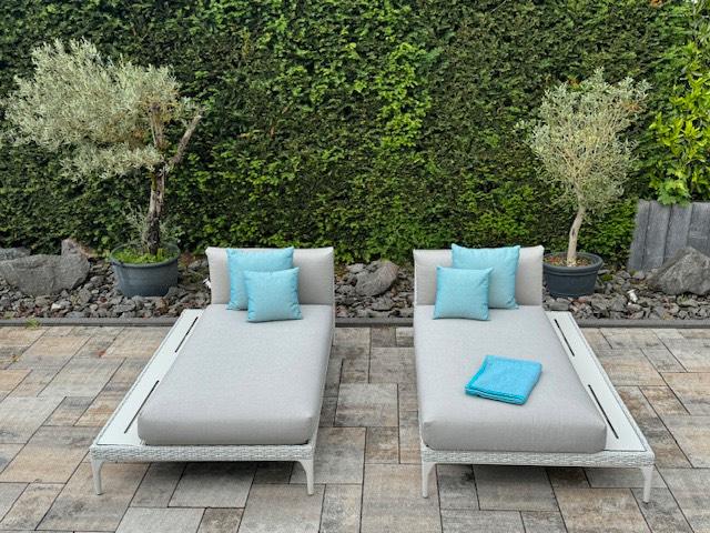 Dedon 2 x Mu Daybed Outdoor LP. 12.050,- (1)