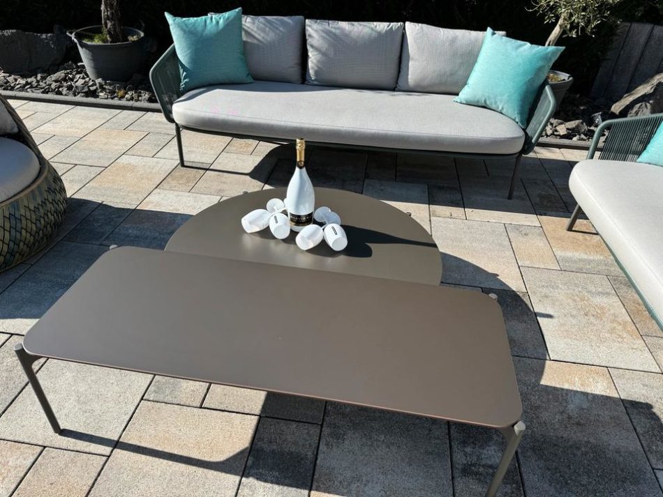 Dedon Rilly 3 und 2 Sitzer Outdoor Listenpreis 10.450,- Euro (14)