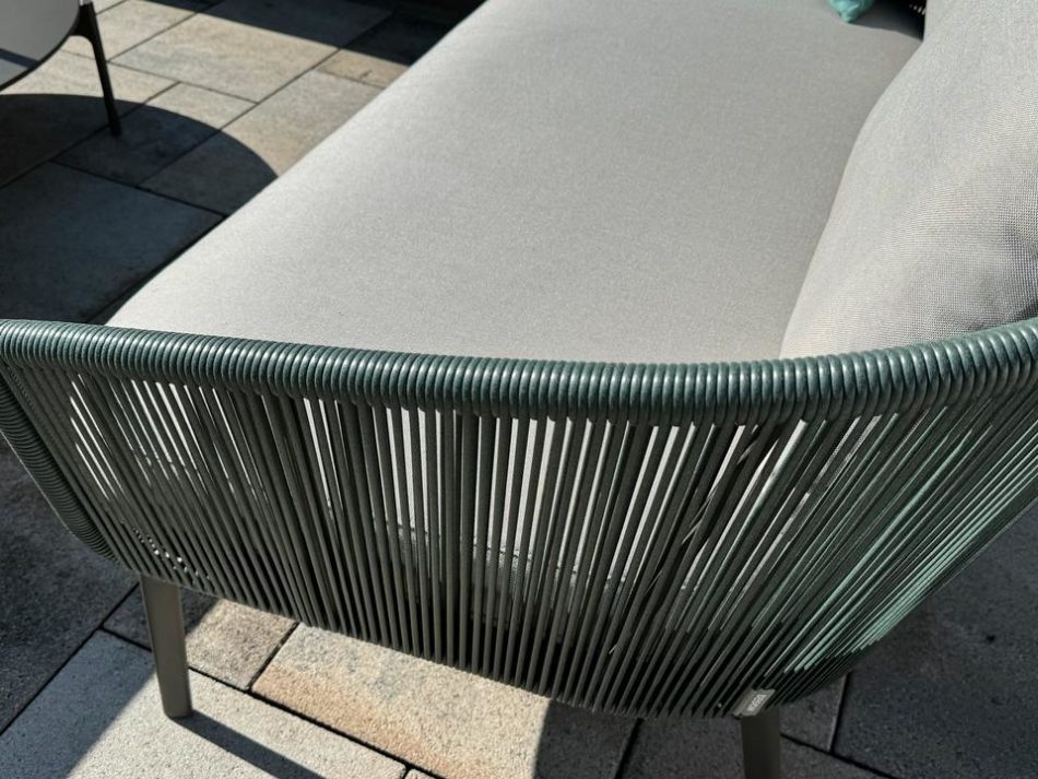 Dedon Rilly 3 und 2 Sitzer Outdoor Listenpreis 10.450,- Euro (17)